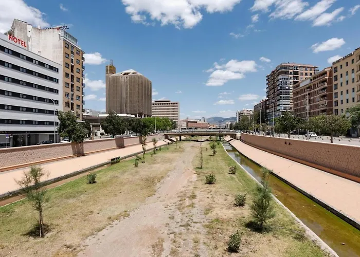 Bokeron Host - Soho Malaga